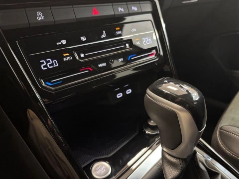 Volkswagen T-Roc Dark Line 2.0 TDI 110 kW (150 CV) DSG