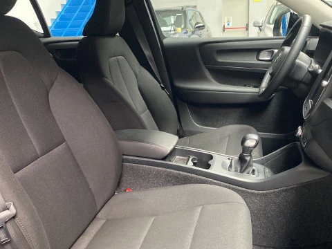 Volvo XC40 1.5 T2 MOMENTUM CORE 5P