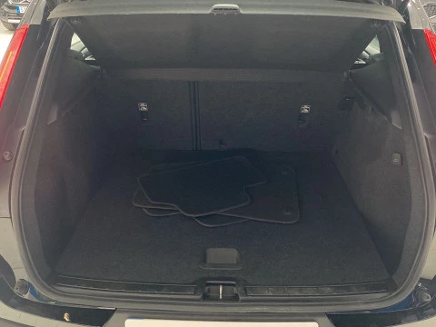 Volvo XC40 1.5 T2 MOMENTUM CORE 5P