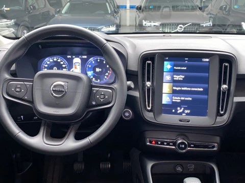 Volvo XC40 1.5 T2 MOMENTUM CORE 5P