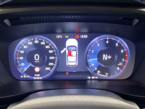 Volvo XC40 1.5 T2 MOMENTUM CORE 5P