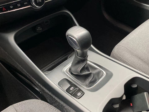 Volvo XC40 1.5 T2 MOMENTUM CORE 5P