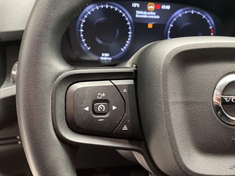 Volvo XC40 1.5 T2 MOMENTUM CORE 5P