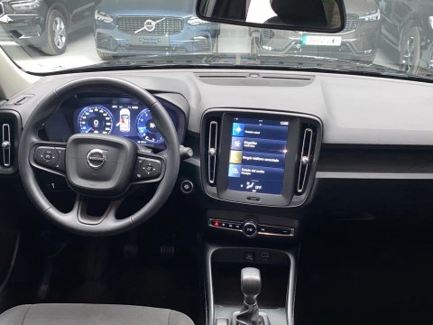 Volvo XC40 1.5 T2 MOMENTUM CORE 5P
