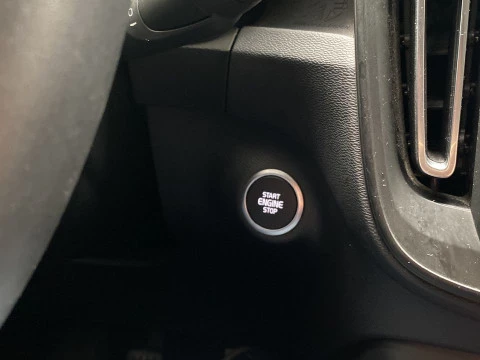 Volvo XC40 1.5 T2 MOMENTUM CORE 5P