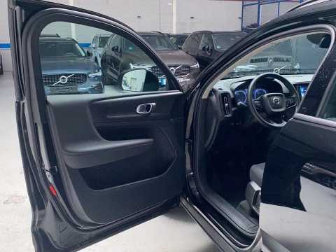 Volvo XC40 1.5 T2 MOMENTUM CORE 5P