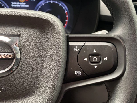 Volvo XC40 1.5 T2 MOMENTUM CORE 5P