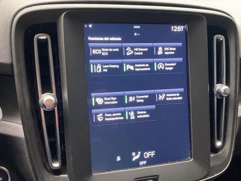 Volvo XC40 1.5 T2 MOMENTUM CORE 5P