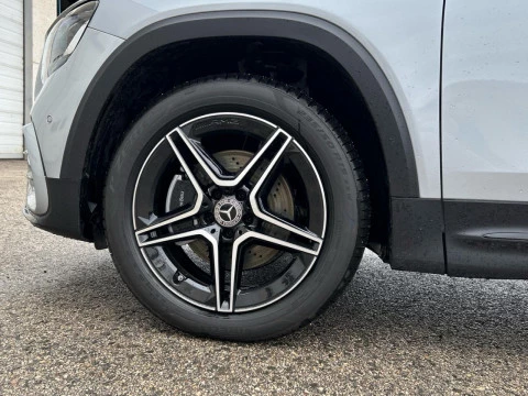 Mercedes-Benz GLB  200 d