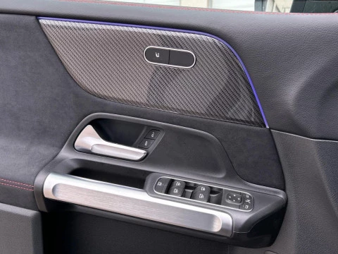 Mercedes-Benz GLB  200 d