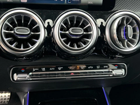 Mercedes-Benz GLB  200 d