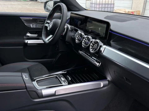 Mercedes-Benz GLB  200 d