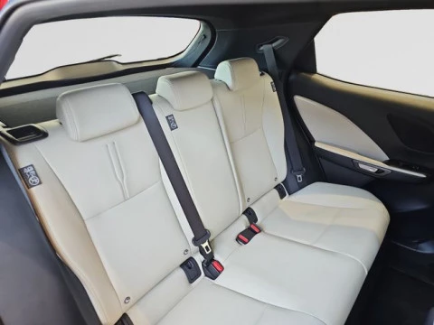 Lexus LBX 1.5 136cv HEV Elegant