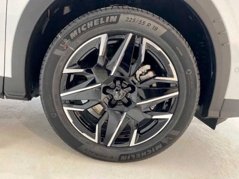 Peugeot 5008 Nuevo  Allure HYBRID 136 eDCS6