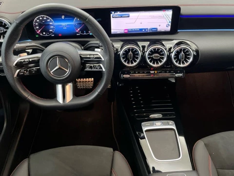 Mercedes-Benz CLA 220 D DCT