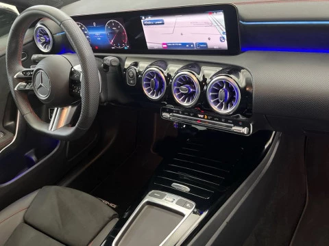 Mercedes-Benz CLA 220 D DCT