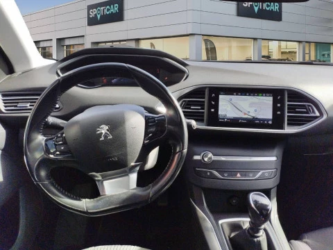 Peugeot 308 5p Allure Pack BlueHDI 130 S&S