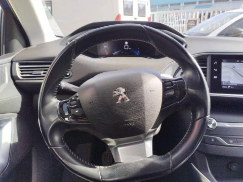 Peugeot 308 5p Allure Pack BlueHDI 130 S&S