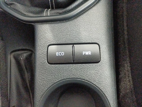 Toyota Hilux 2.4 D-4D Cabina Doble GX HVO100