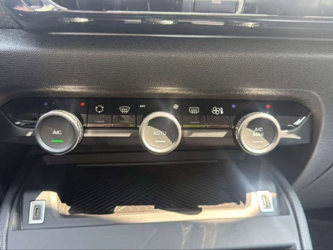 Citroën C4 Hybrid 145 Business Edition e-DCS6 107 kW (145 CV)