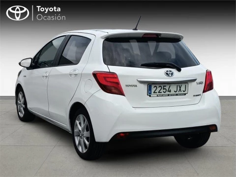 Toyota Yaris Advance + Skyview