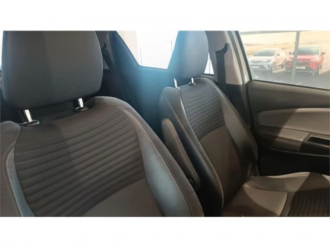 Toyota Yaris Advance + Skyview