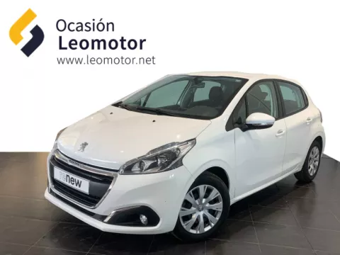 Peugeot 208 Active 1.6 Blue HDI 100cv Peugeot 208 Active 1.6 Blue HDI 100cv