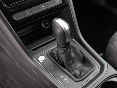 Volkswagen Touran 1.5 TSI DSG MAS 150 5P 7 PLAZAS