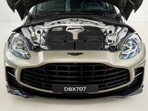Aston Martin DBX 707 V8