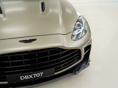 Aston Martin DBX 707 V8