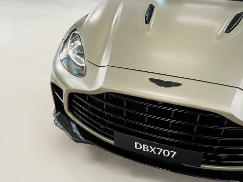 Aston Martin DBX 707 V8