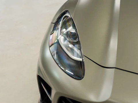 Aston Martin DBX 707 V8