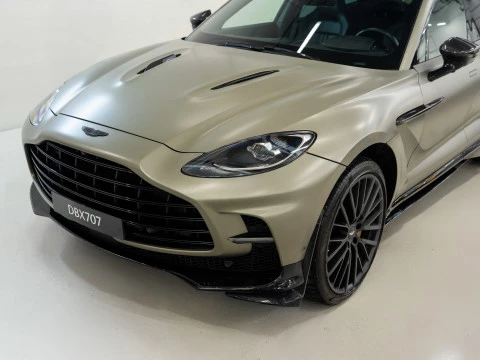 Aston Martin DBX 707 V8