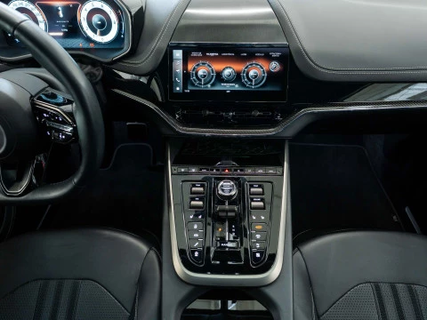 Aston Martin DBX 707 V8