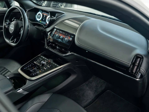 Aston Martin DBX 707 V8