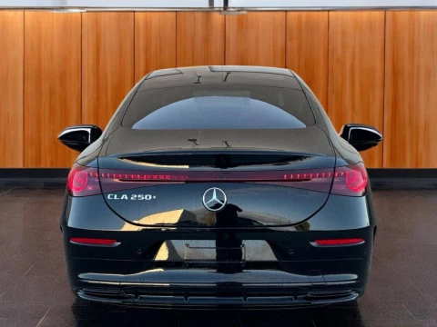 Mercedes-Benz CLA  250+ con tecnologia EQ