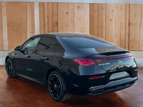 Mercedes-Benz CLA  250+ con tecnologia EQ