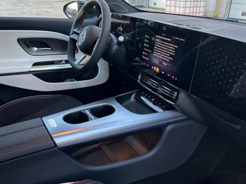 Mercedes-Benz CLA  250+ con tecnologia EQ