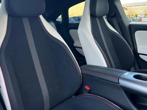 Mercedes-Benz CLA  250+ con tecnologia EQ