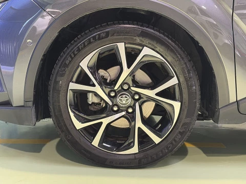 Toyota C-HR 180H Advance Luxury 135 kW (184 CV)
