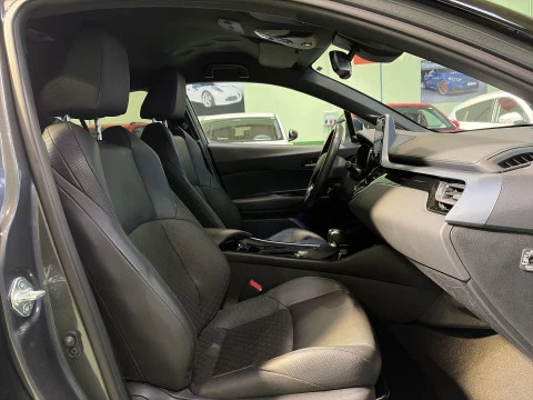 Toyota C-HR 180H Advance Luxury 135 kW (184 CV)