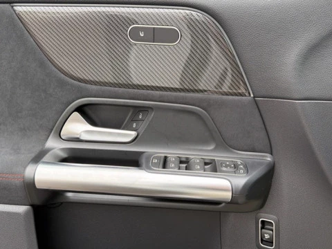 Mercedes-Benz GLA  200 d