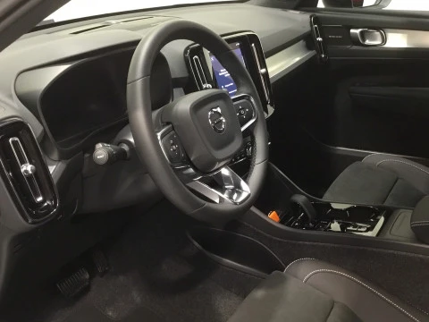 Volvo XC40 XC40 PLUS B3 MILD HYBRID GASOLINA