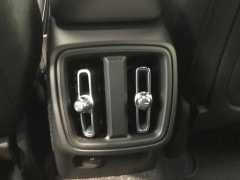 Volvo XC40 XC40 PLUS B3 MILD HYBRID GASOLINA