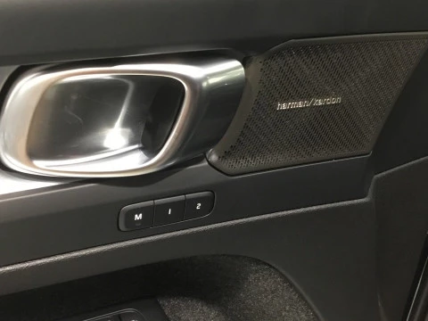 Volvo XC40 XC40 PLUS B3 MILD HYBRID GASOLINA