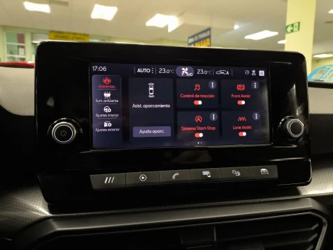 Seat Leon 1.0 eTSI SANDS Style Go DSG 81 kW (110 CV)