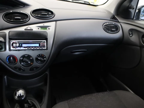 Ford FOCUS sedan 1.6 GHIA 4P