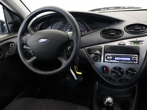Ford FOCUS sedan 1.6 GHIA 4P