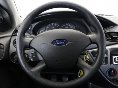 Ford FOCUS sedan 1.6 GHIA 4P