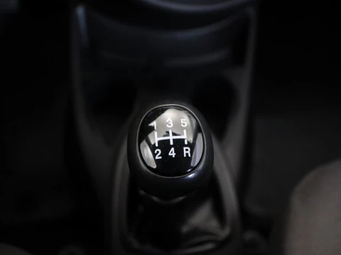 Ford FOCUS sedan 1.6 GHIA 4P